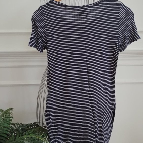 T-shirt - Picture 2 of 5